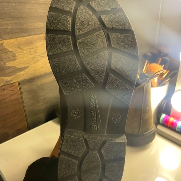Brand New Blundstones - Picture 6 of 6